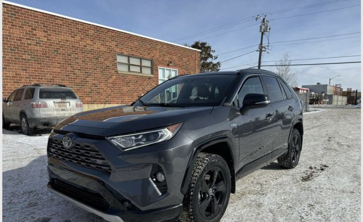  2021 Toyota RAV4 Hybrid XLE WhatsApp(+971586375226) 