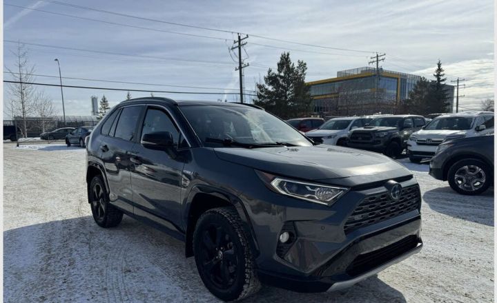  2021 Toyota RAV4 Hybrid XLE WhatsApp(+971586375226)  4