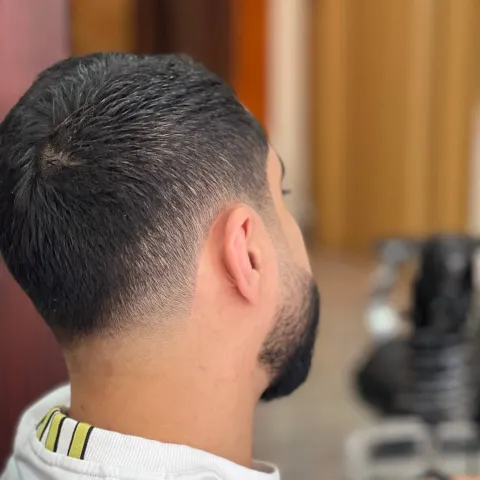 حلاق متنقل في دبي البراري