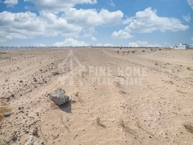 تملك قطعة ارض سكنية مميزه بمساحة 100 * 200 قدم مربع 2