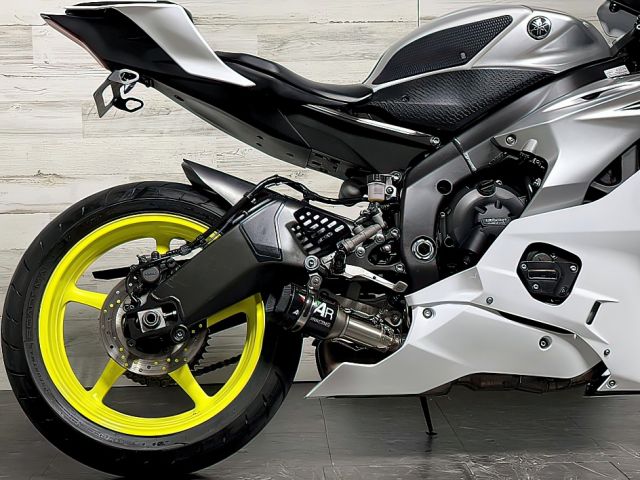 2017 Yamaha R6 available (+971561943867) 2