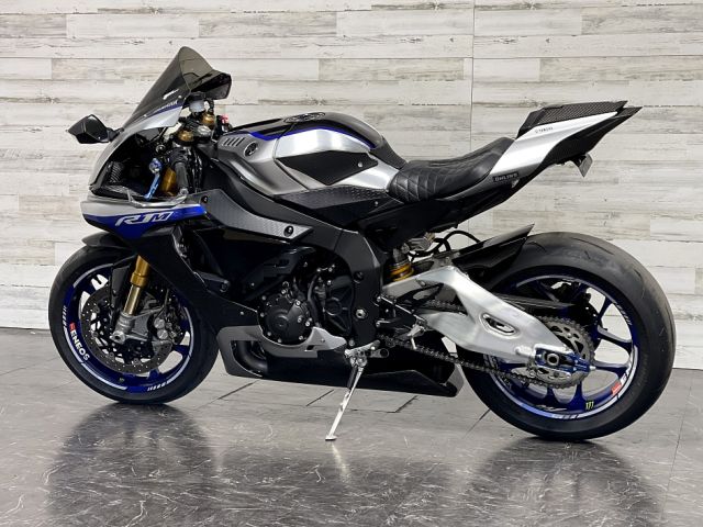 2017 Yamaha YZF-R1M 