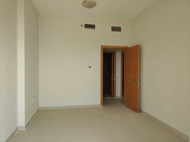 For Sale – 3BHK Apartment in Gulf Tower, Emirates City – Ajman 5