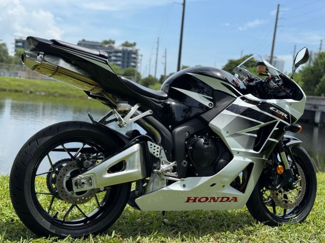2016 Honda CBR600RR 3