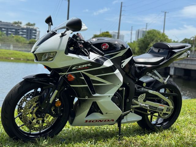 2016 Honda CBR600RR 5