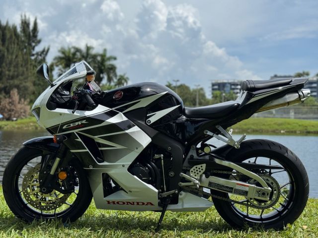 2016 Honda CBR600RR 6