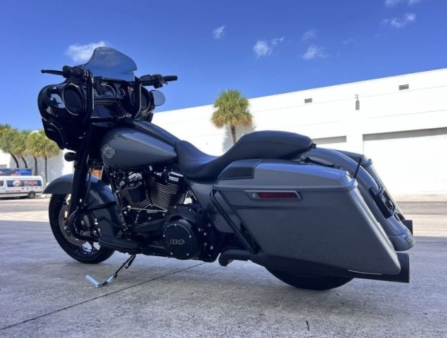 2021 Harley-Davidson® FLHXS - Street Glide® Special 3