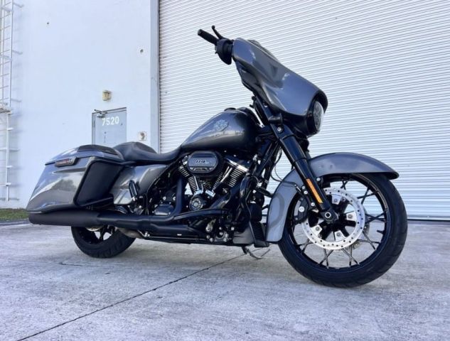2021 Harley-Davidson® FLHXS - Street Glide® Special 5