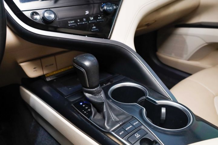 2019 Toyota Camry available  6