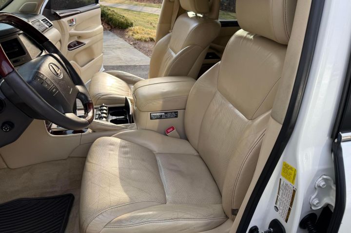 لكزس LX 570 موديل 2013 4