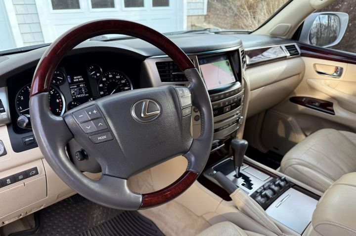 لكزس LX 570 موديل 2013 5