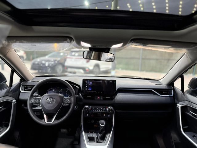 Toyota RAV4 Adventure 2025  2