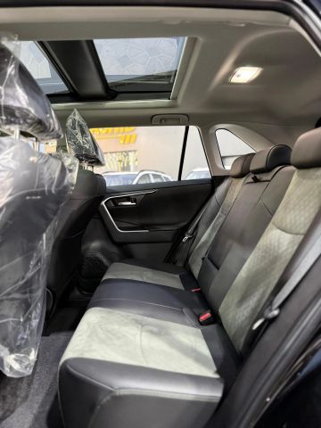 Toyota RAV4 Adventure 2025  5