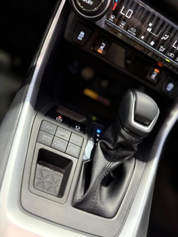 Toyota RAV4 Adventure 2025  8