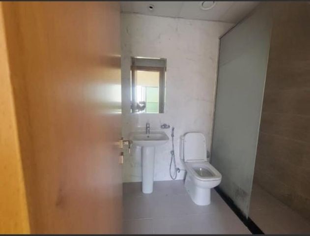 Luxurious 2-bedroom apartment for rent in Gulf Tower - Ajman  10