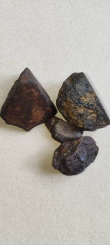 بيع نيزك قمري وشمسي  3