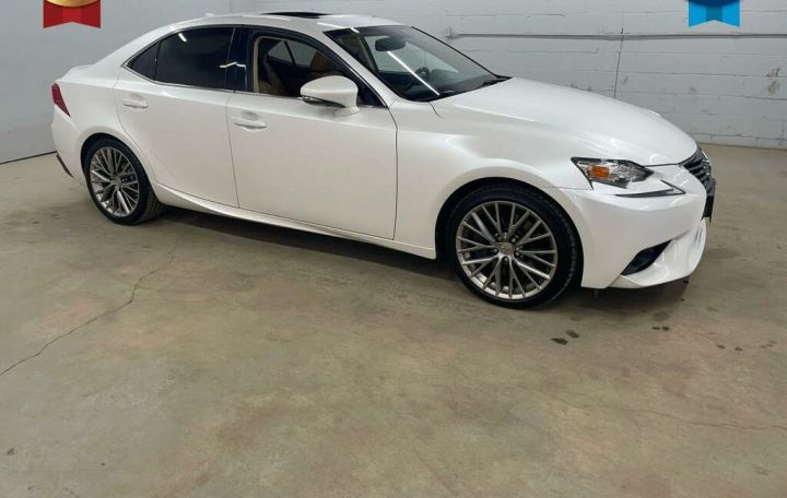 2016 Lexus IS 300 AWD WhatsApp(+971586703639)  4