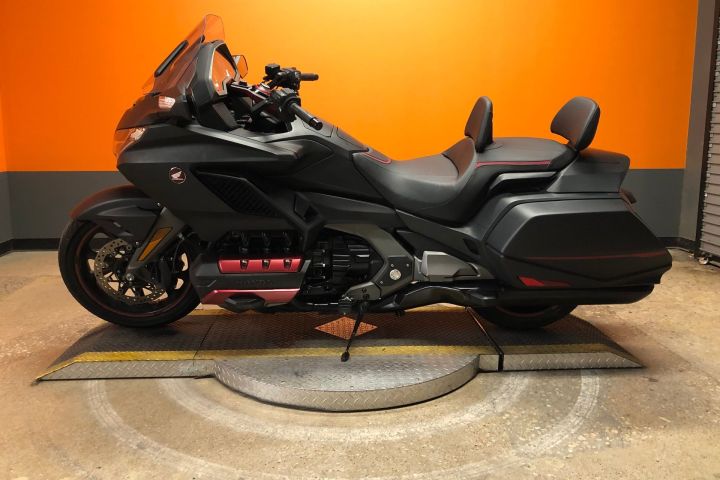 2020 HONDA GOLD WING DCT WhatsApp(+971586703639) 