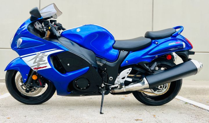 2017 SUZUKI HAYABUSA  WhatsApp(+971586703639) 2