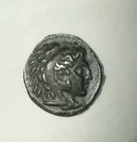 عملة يونانية نادرة جدا  2
