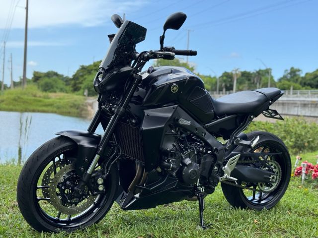 2022 Yamaha MT-09 5