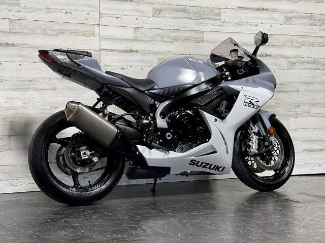 2022 Suzuki gsx r600 3