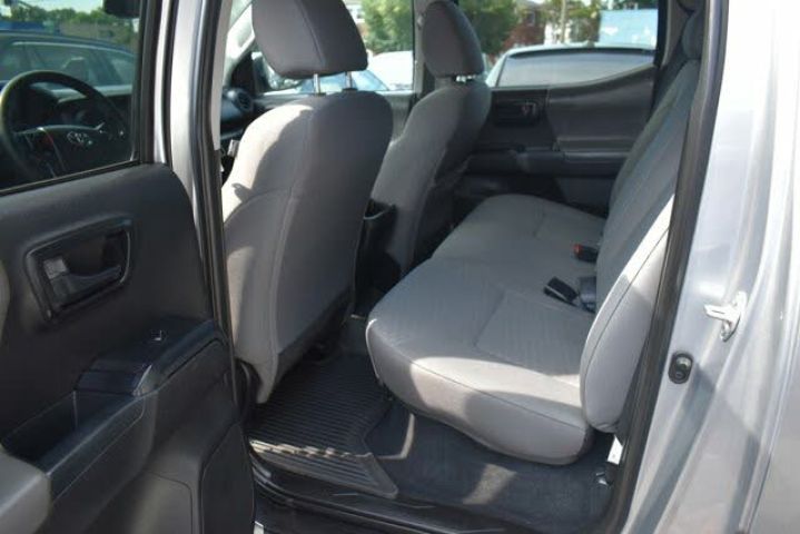 2021 Toyota Tacoma SR  4WD whatzapp +971586703639 2