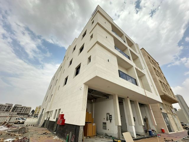 للبيع بناية جديدة في عجمان – منطقة العالية 3