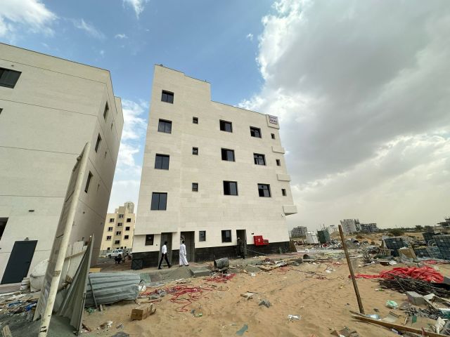 للبيع بناية جديدة في عجمان – منطقة العالية 7