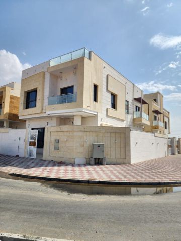 ? للإيجار | فيلا فاخرة على الزاوية – منطقة الياسمين، عجمان