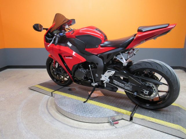 2012 honda cbr 1000rr whatsapp (+971586703639) 2
