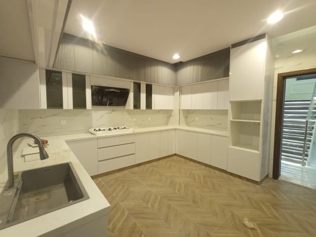 🏡 فيلا فاخرة للإيجار في الحليو – عجمان 8