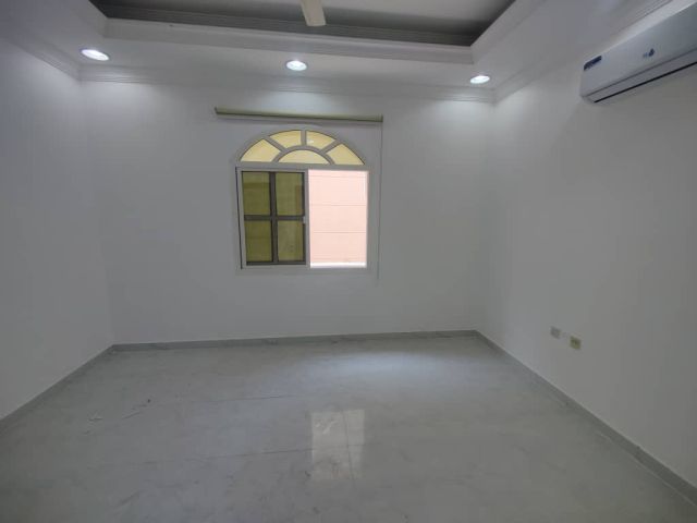 🏡 فيلا تجارية للإيجار – الروضة 3، عجمان 2