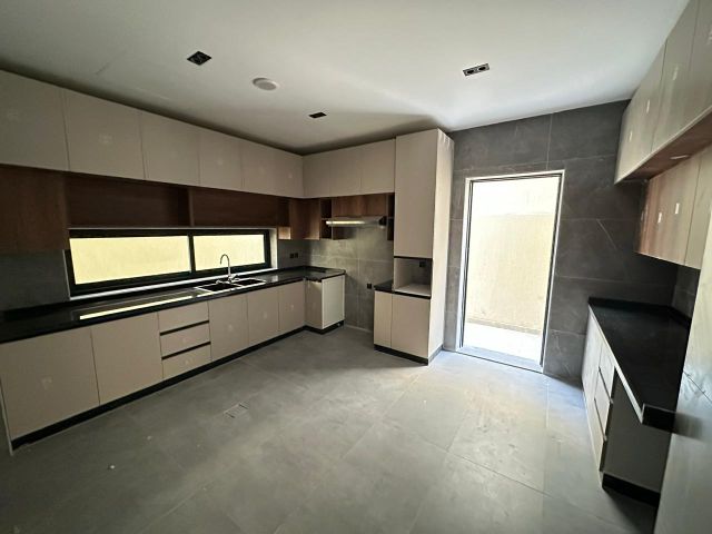 🏡 فيلا فاخرة للبيع في عجمان – منطقة الحليو 9