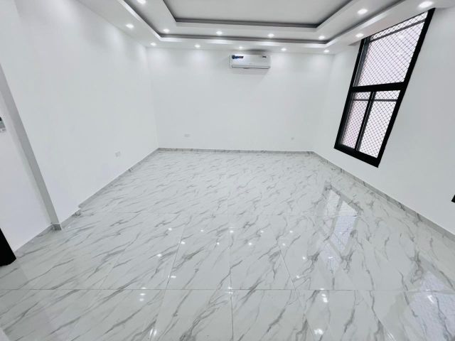 🏡 فيلا فاخرة للإيجار في عجمان – منطقة الزاهية 7