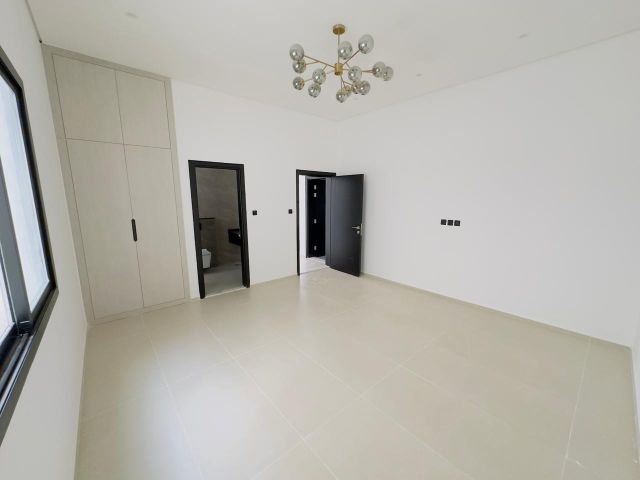 🏡 فيلا فاخرة للبيع في عجمان – منطقة الحليو 8