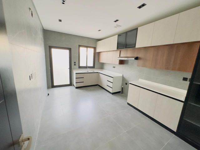 🏡 فيلا فاخرة للبيع في عجمان – منطقة الحليو 9