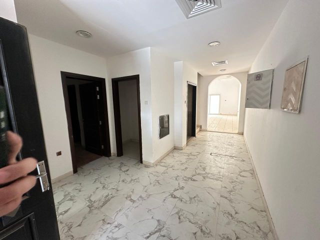 ? فيلا تجارية للإيجار – الحميدية، عجمان 3