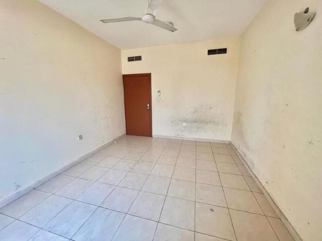 🏠 للإيجار - شقة مميزة في الراشدية ٣ / عجمان 3