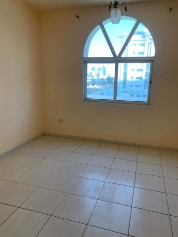 🏠 للإيجار - شقة مميزة في الراشدية ٣ / عجمان 6