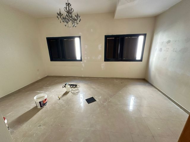 ? استوديو كبير للإيجار – الجرف 1، عجمان  ? الموقع بجوار المسجد 