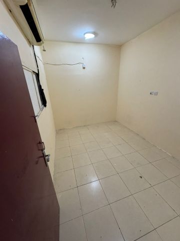 🏡 للإيجار: بيت عربي واسع في الراشدية 2 – عجمان 🔹 المواصفات: عدد 2