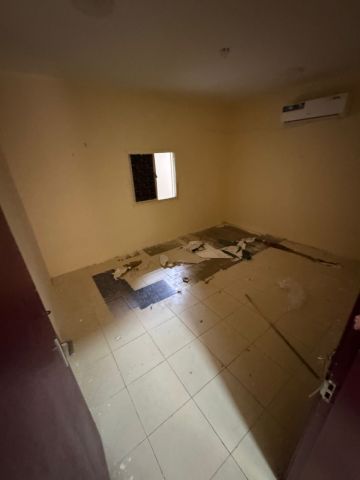 🏡 للإيجار: بيت عربي واسع في الراشدية 2 – عجمان 🔹 المواصفات: عدد 3