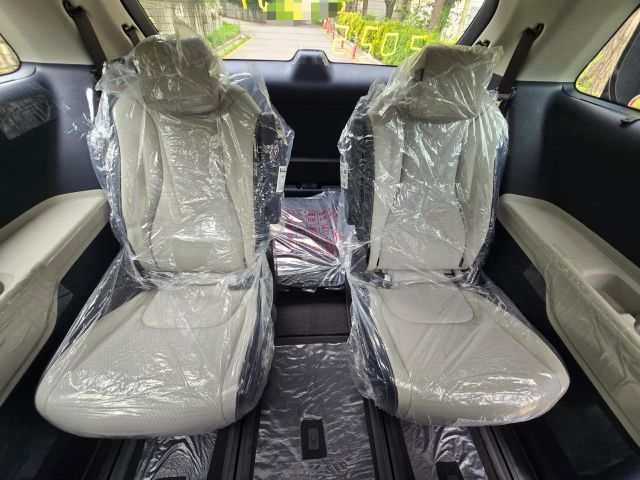 Kia Carnival Rental at the Airport: Luxury, Comfort, 01102106655 2