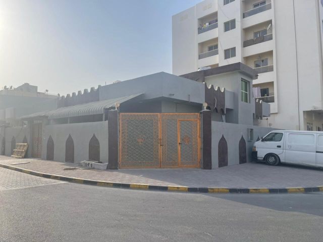 🏢 سكن عمال للإيجار 📍 الموقع: عجمان - النعيمية 🛏️ 4 غرف 2