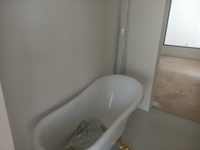 للبيع فيلا في الشارقة تقع في منطقة النوف (1) موقع مميز على شارع