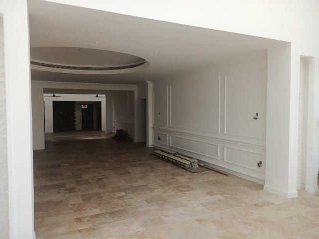 للبيع فيلا في الشارقة تقع في منطقة النوف (1) موقع مميز على شارع 6