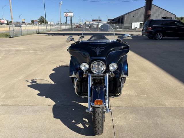 \2012 Harley-Davidson® FLHTCUTG - Tri G 7