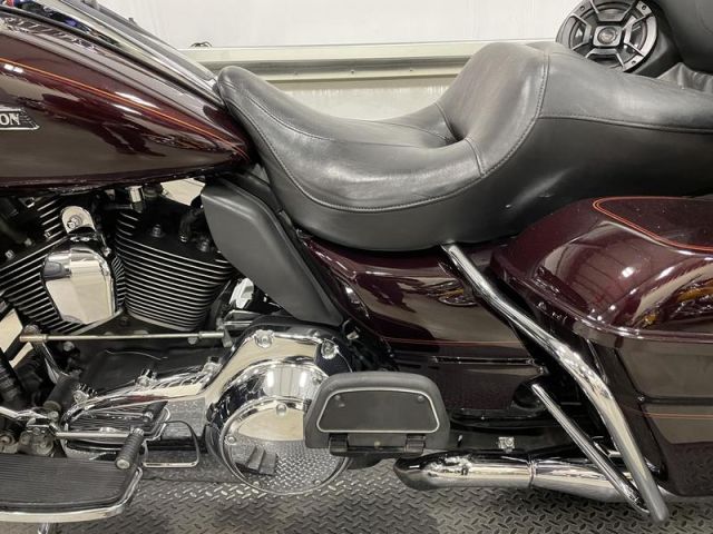 2014 Harley-Davidson® FLHTCU - Electra 5