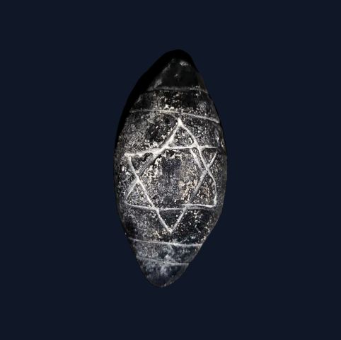 حجر قديم و نادر جدا 2